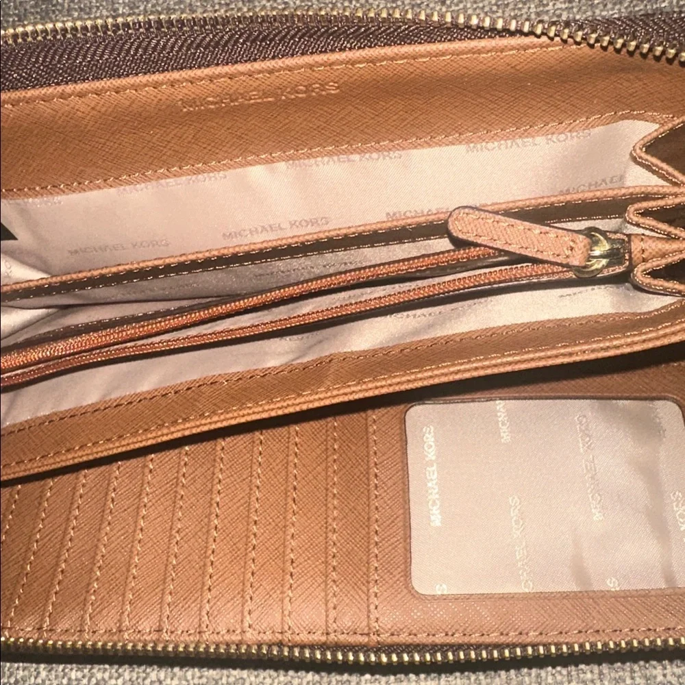 Michael Kors Wallet/Wrislet